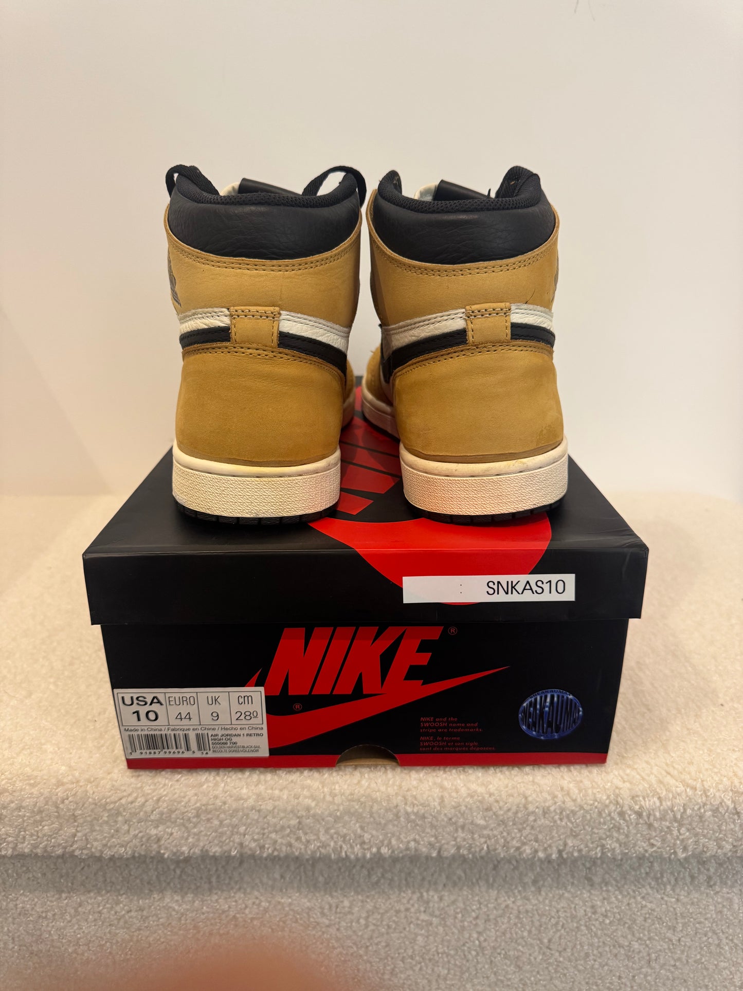 Air Jordan 1 Retro High OG Rookie of the Year (44)