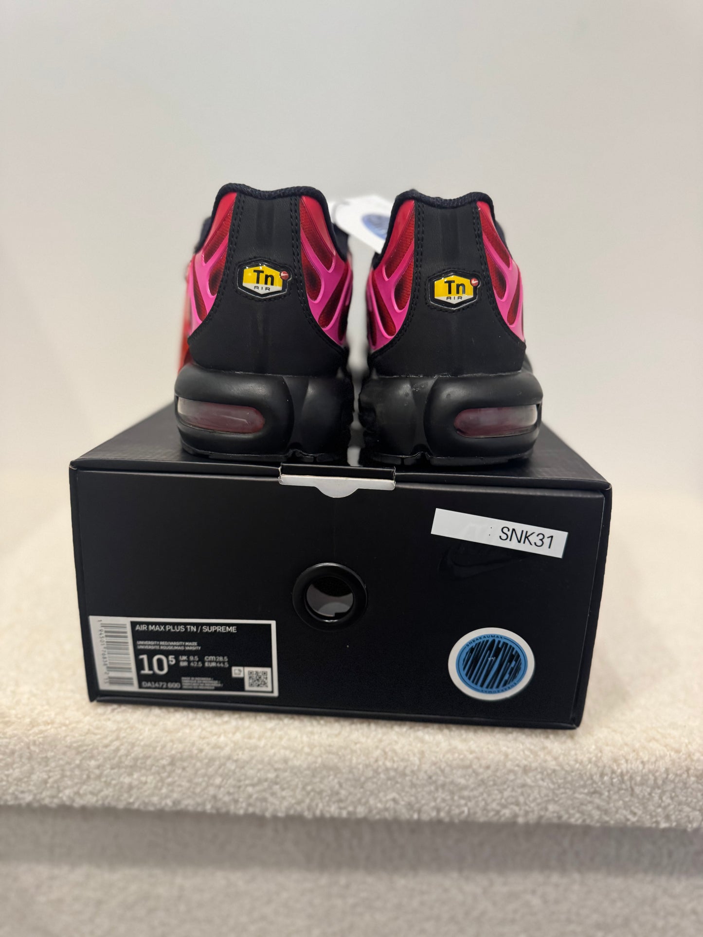 Nike Air Max Plus x Supreme University Red (44.5)