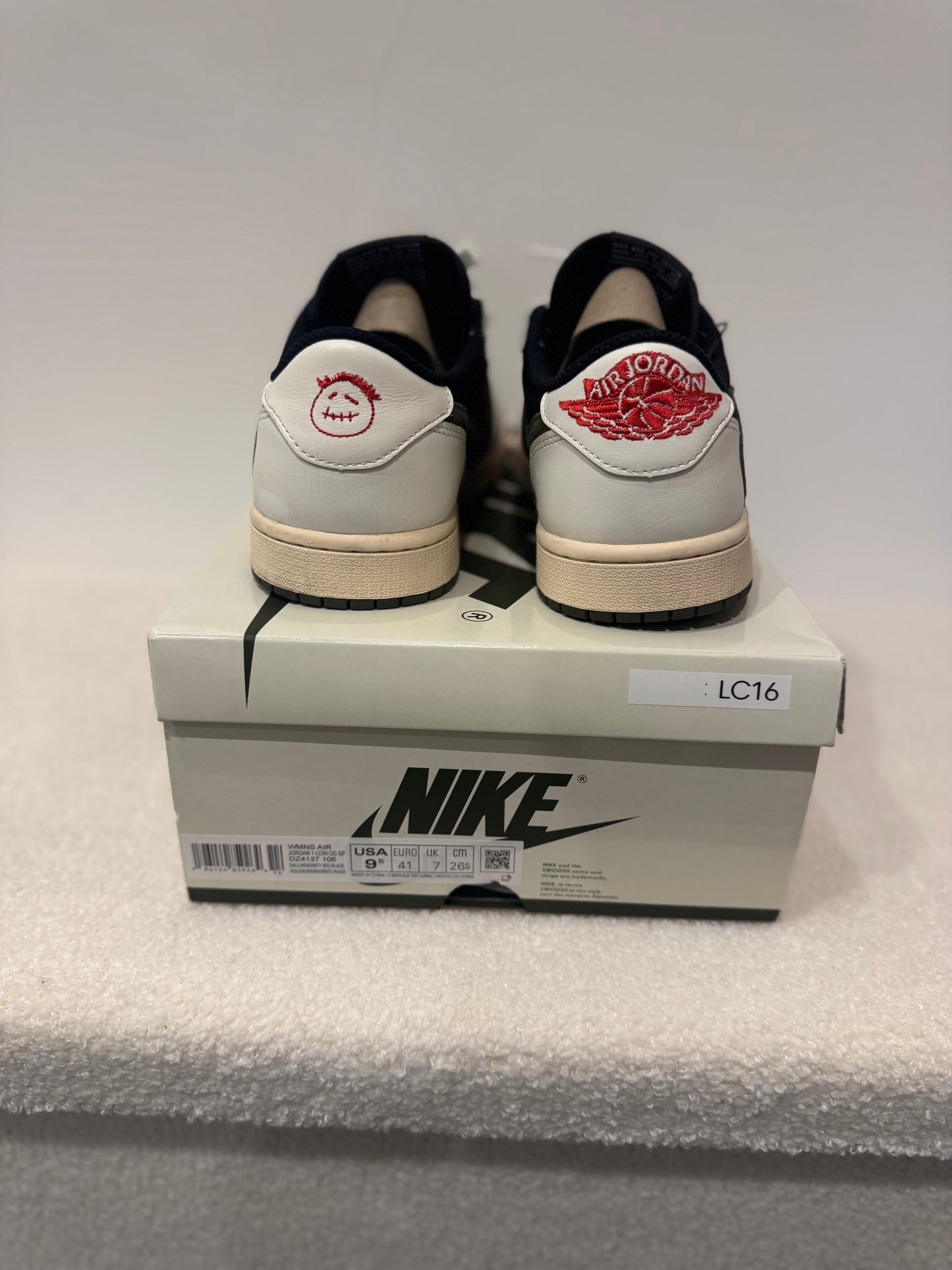Travis Scott x Air Jordan 1 Low OG “Olive” (41)