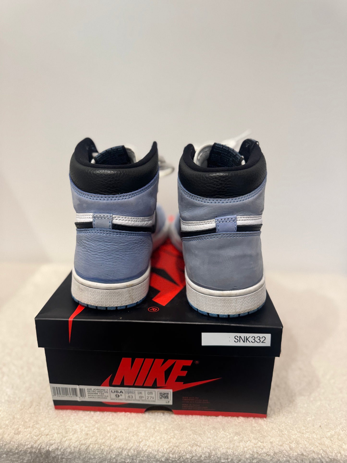 Air Jordan 1 Retro High OG « University Blue » (43)
