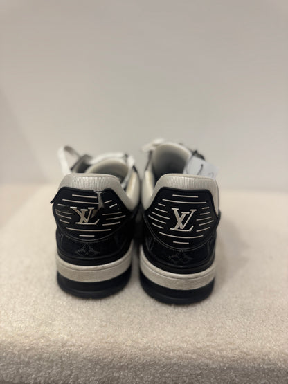 Louis Vuitton Trainer Black White (45)