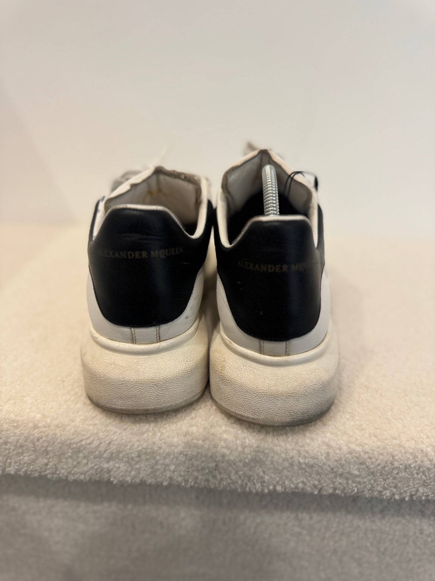 Alexander McQueen Oversized White Black Heel (42)