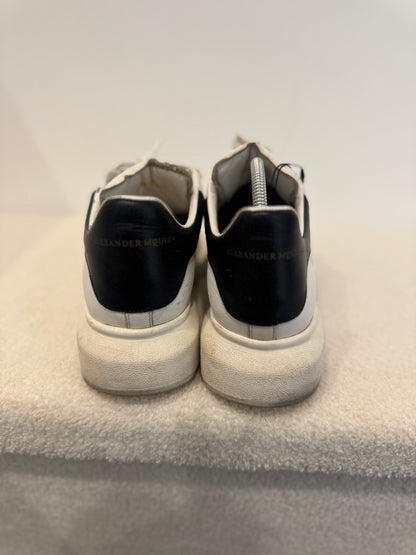 Alexander McQueen Oversized White Black Heel (42)