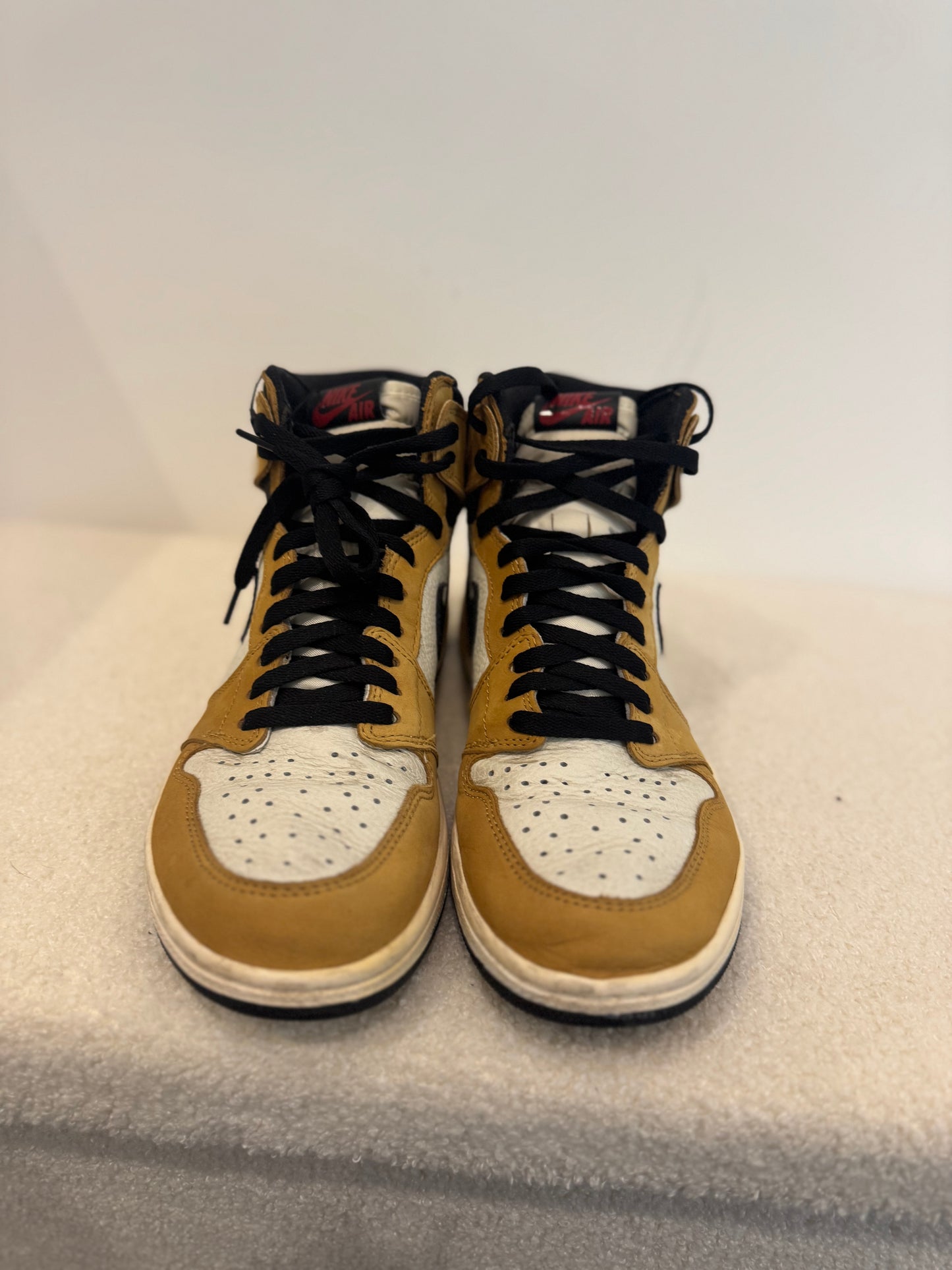 Air Jordan 1 Retro High OG Rookie of the Year (44)