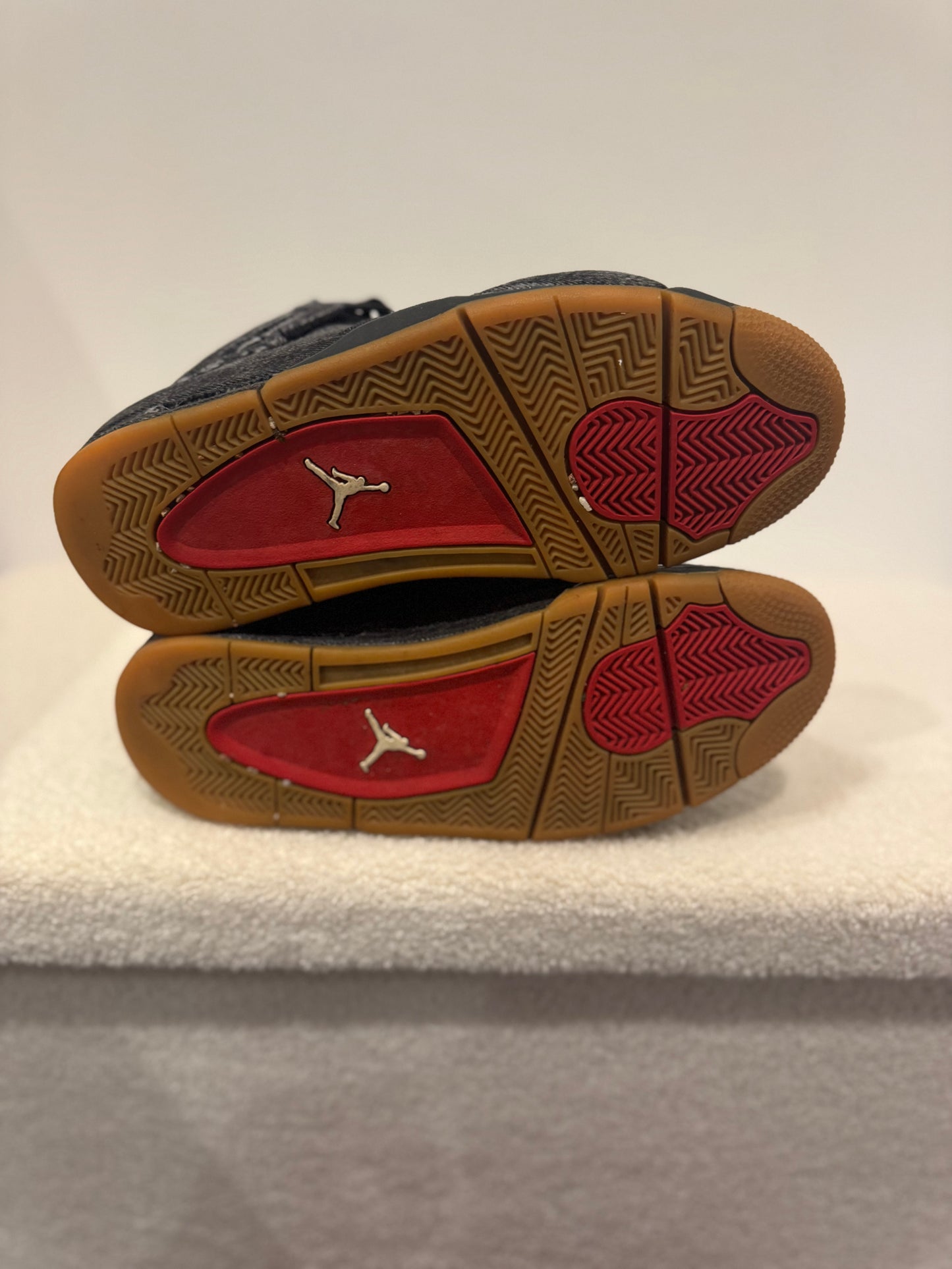 Air Jordan 4 Levi’s Black Denim (45 EU)