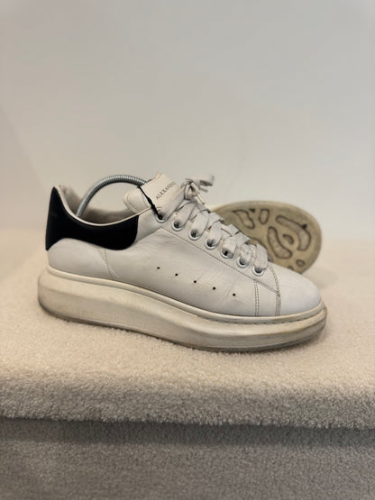 Alexander McQueen Oversized White Black Heel (42)