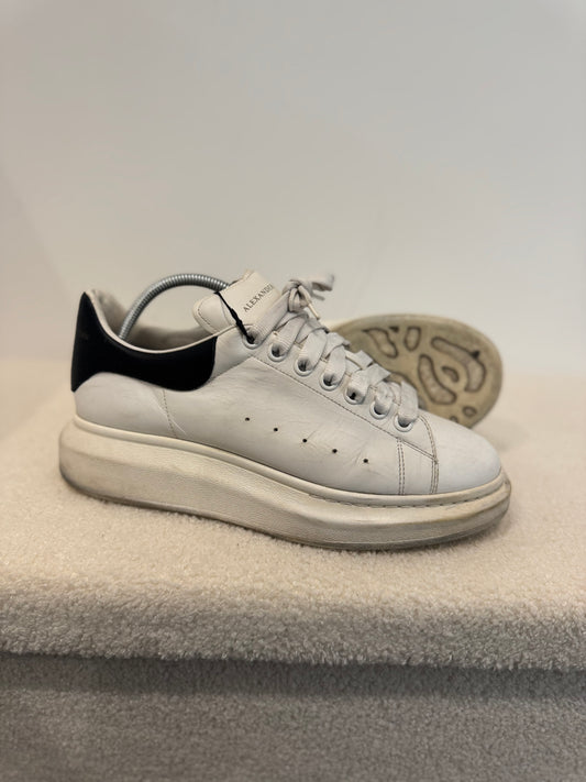 Alexander McQueen Oversized White Black Heel (42)