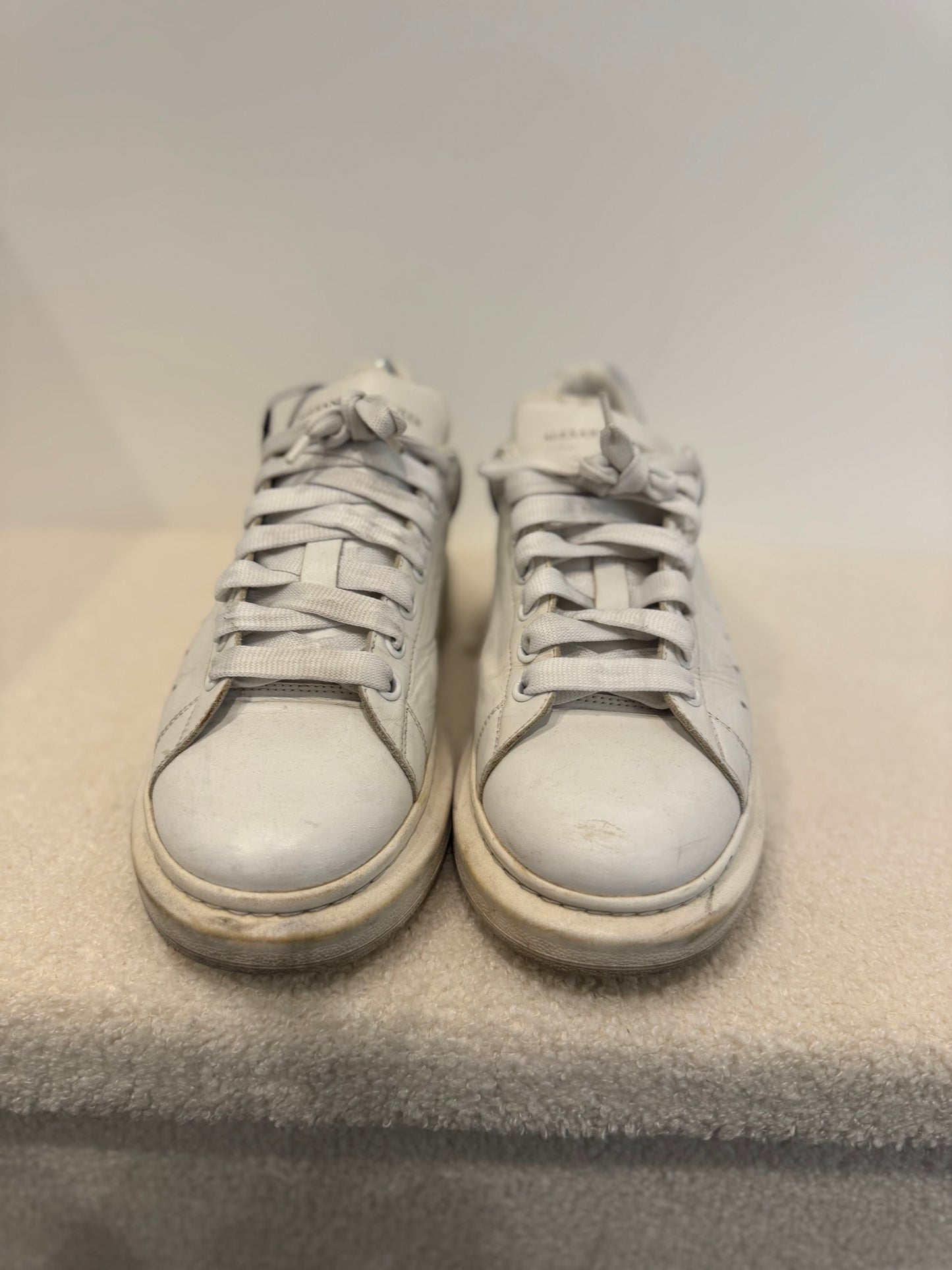 Alexander McQueen Oversized White Black Heel (42)