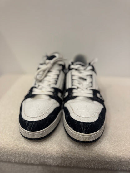 Louis Vuitton Trainer Black White (45)