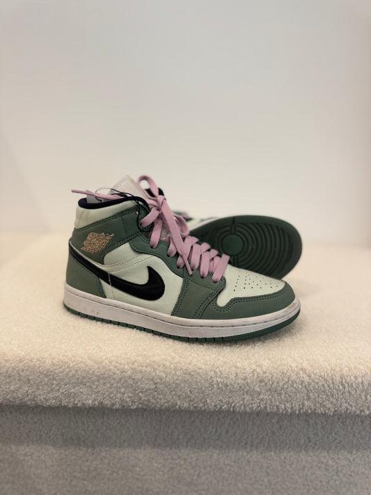 WMNS Air Jordan 1 Mid SE "Dutch Green" (EU 37.5)