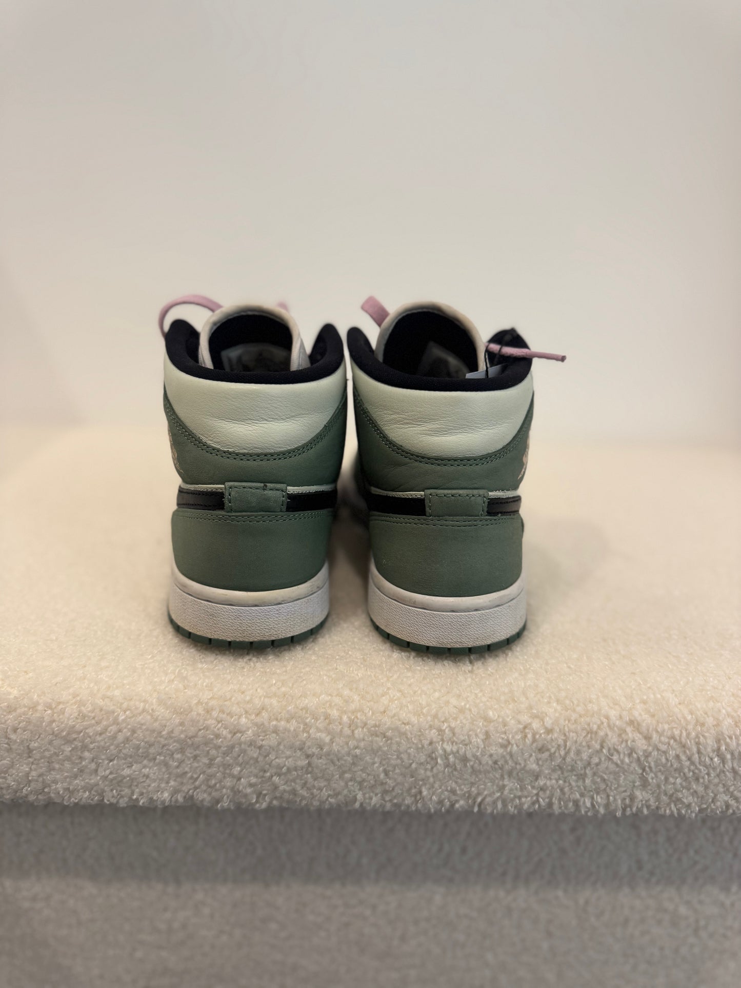WMNS Air Jordan 1 Mid SE "Dutch Green" (EU 37.5)