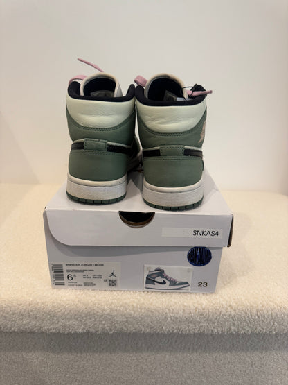 WMNS Air Jordan 1 Mid SE "Dutch Green" (EU 37.5)