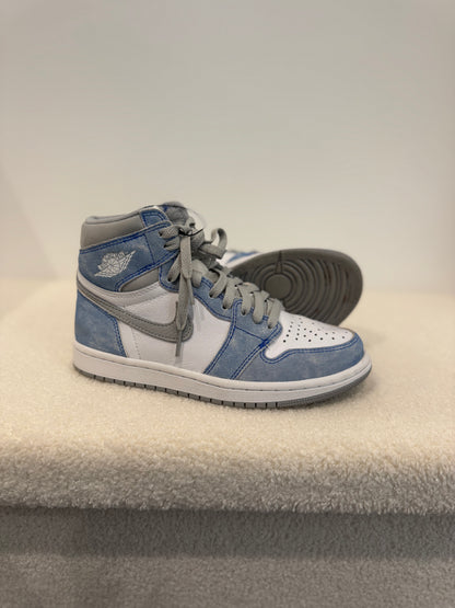 Air Jordan 1 Retro High OG "Hyper Royal" (EU 37.5)