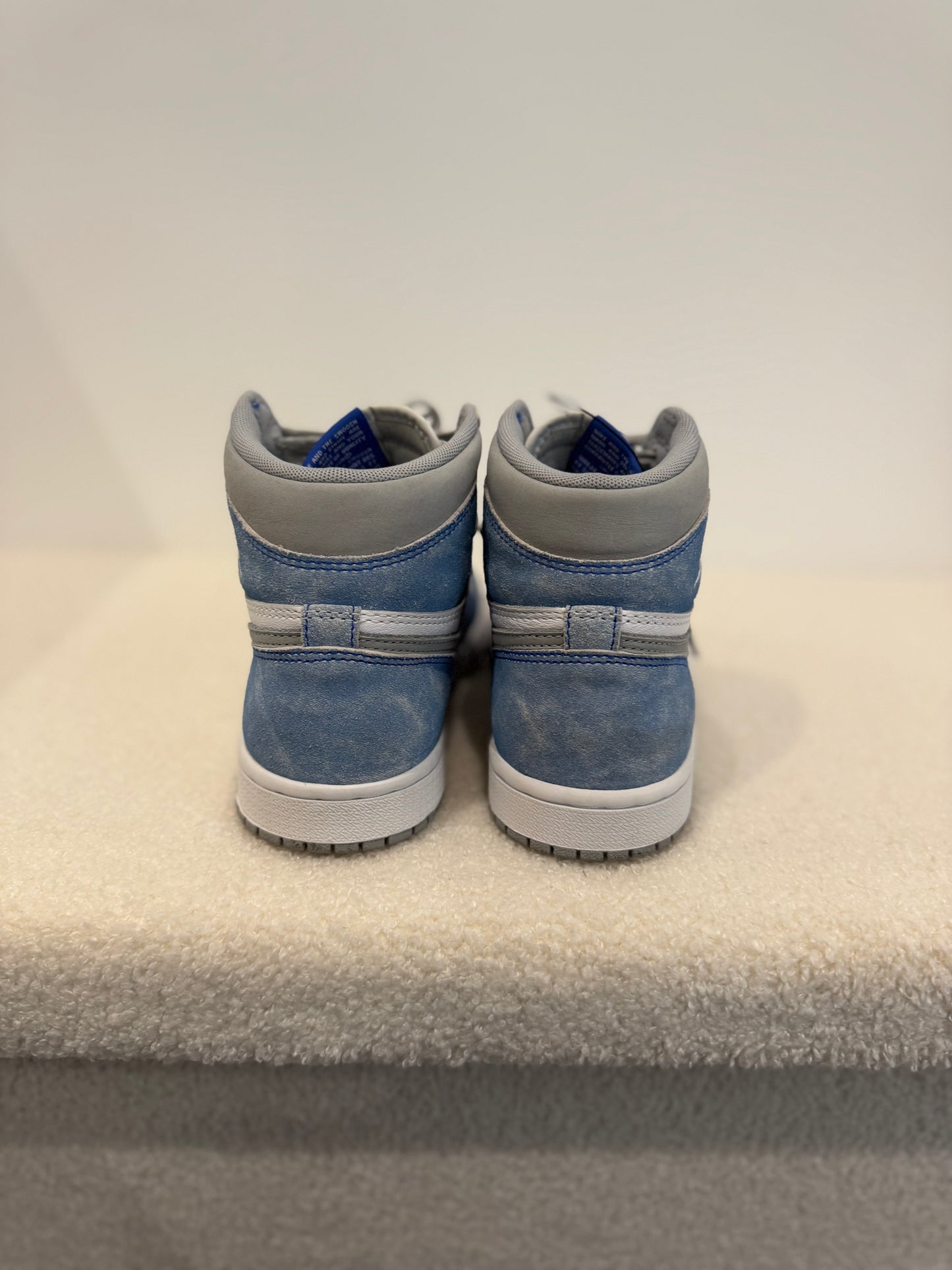 Air Jordan 1 Retro High OG "Hyper Royal" (EU 37.5)