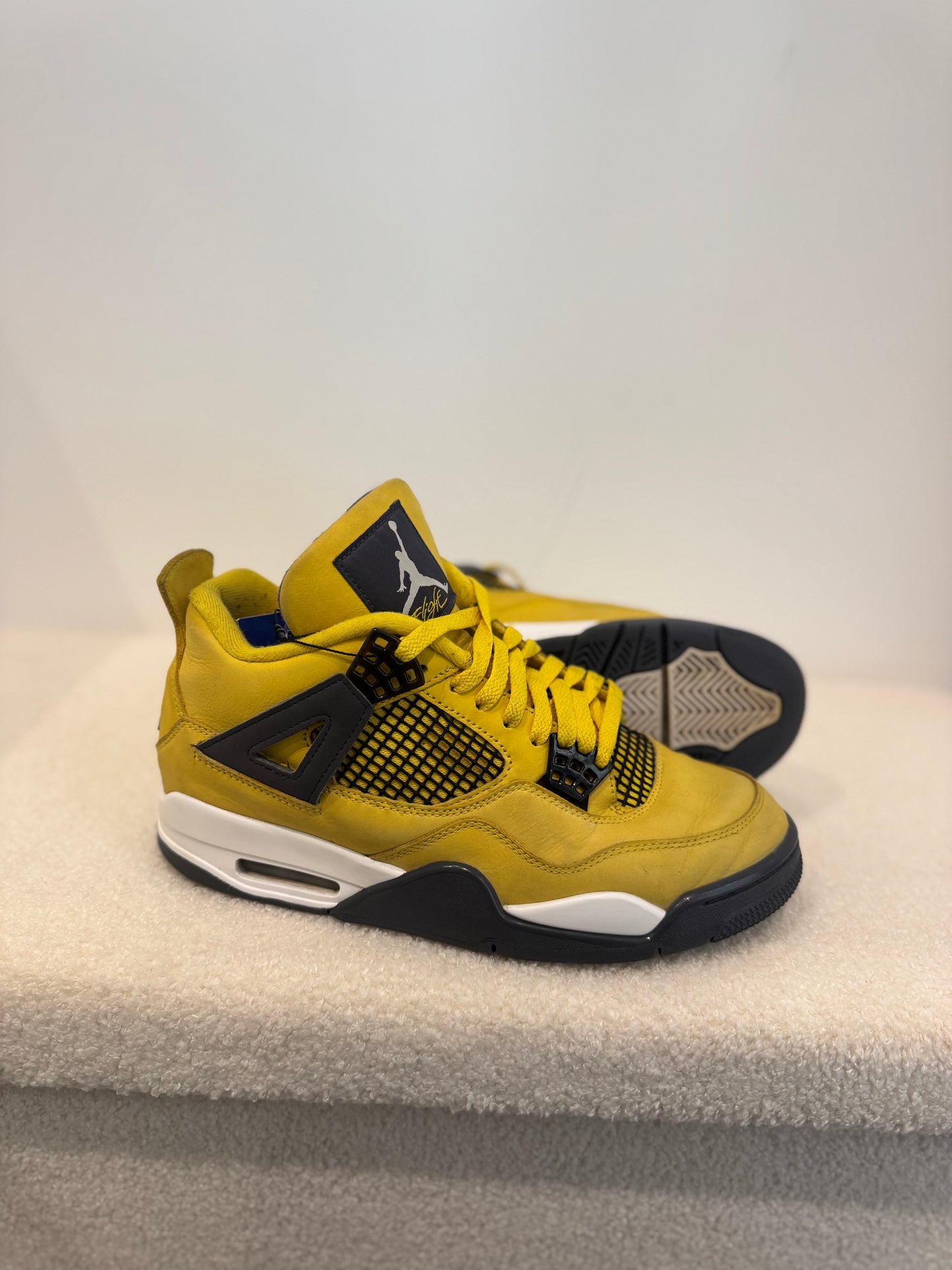 Air Jordan 4 Retro Lightning (42)