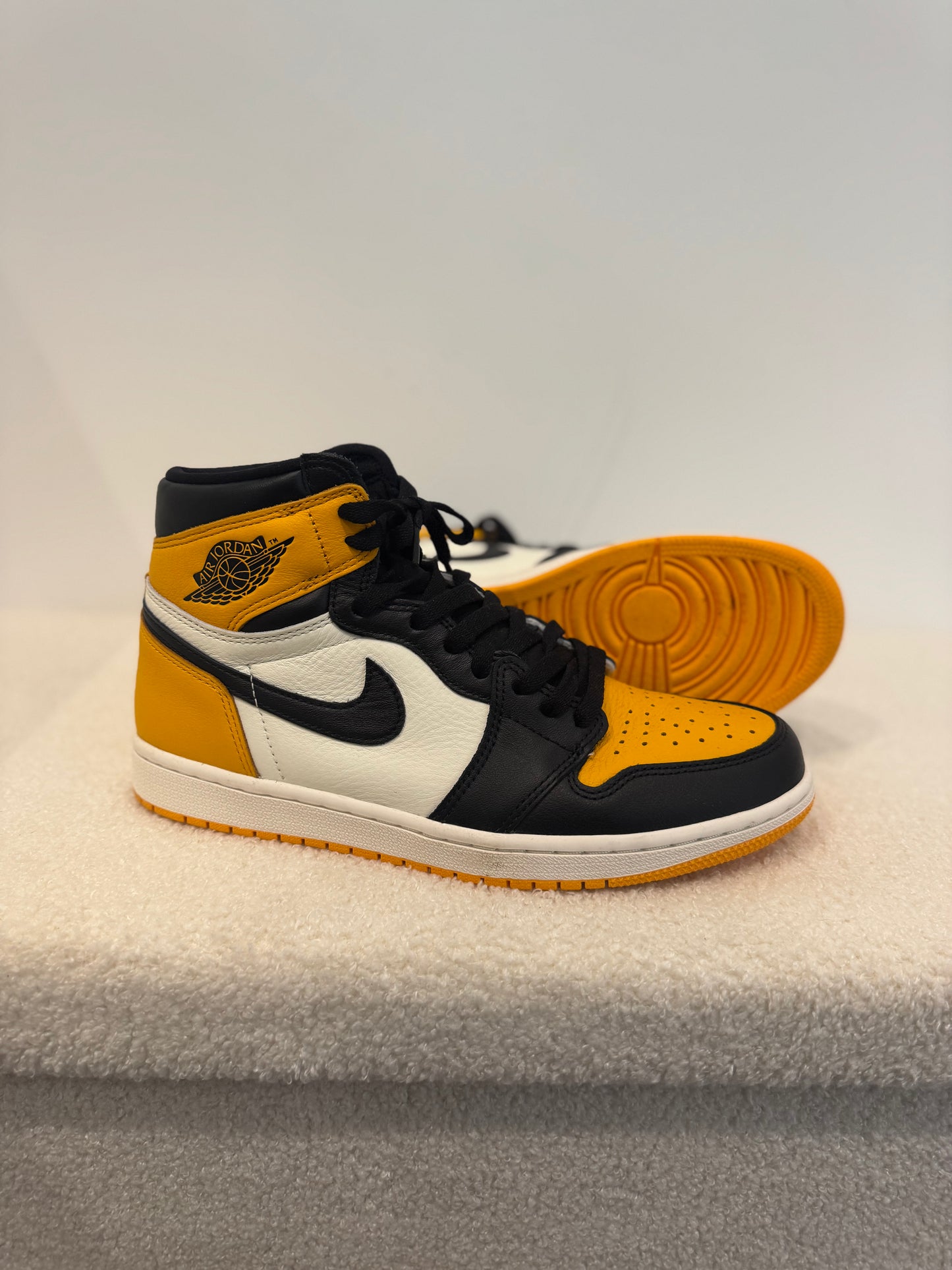 Air Jordan 1 Retro High OG Taxi (42,5)