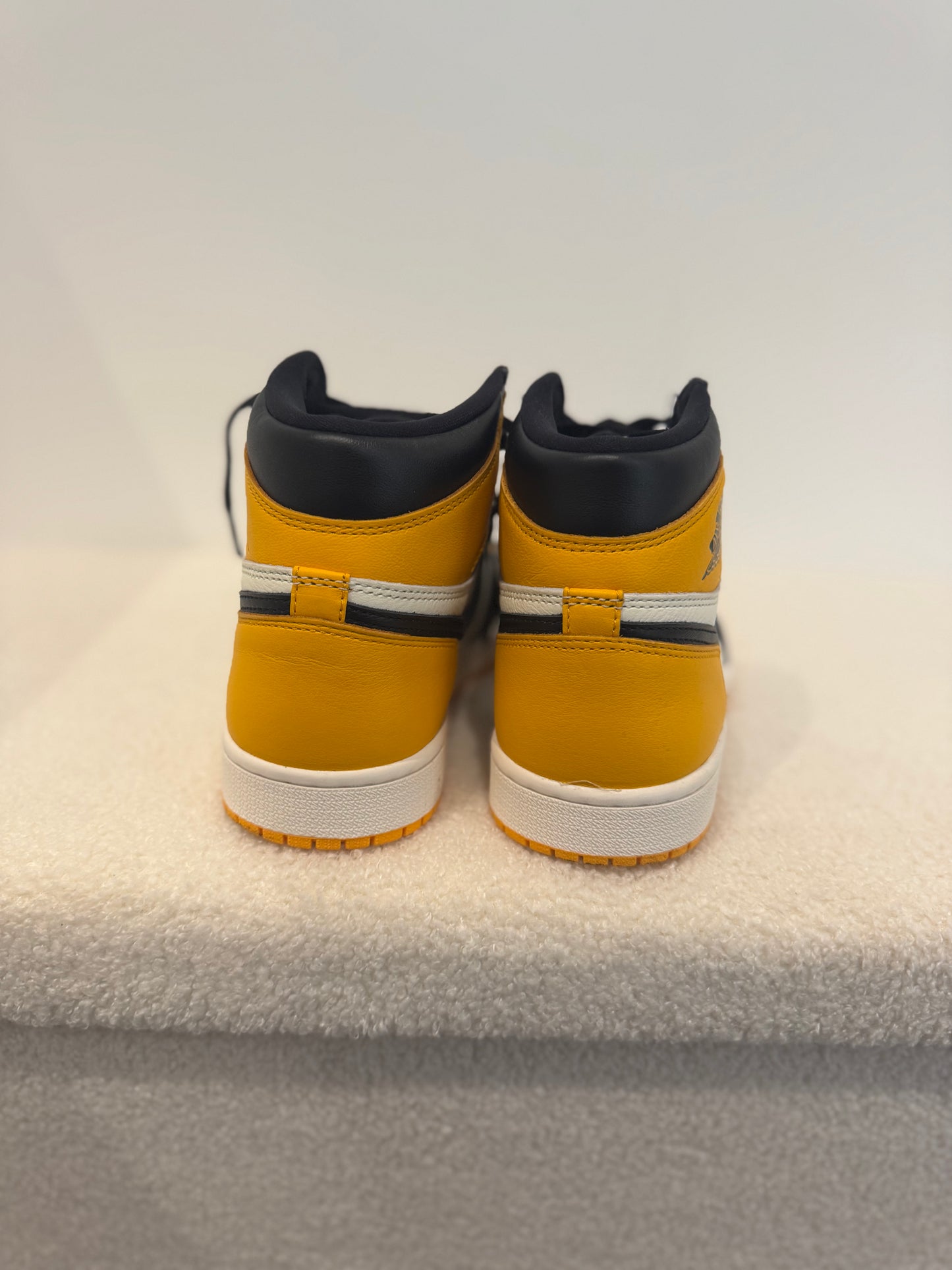 Air Jordan 1 Retro High OG Taxi (42,5)