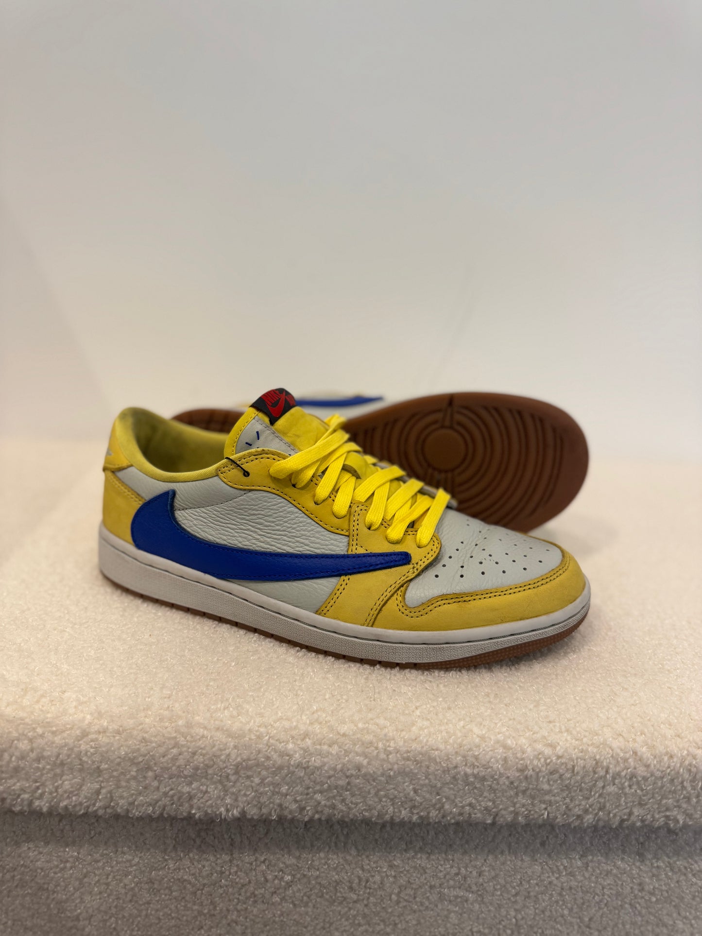 Air Jordan 1 Low Travis Scott Canary (42.5)