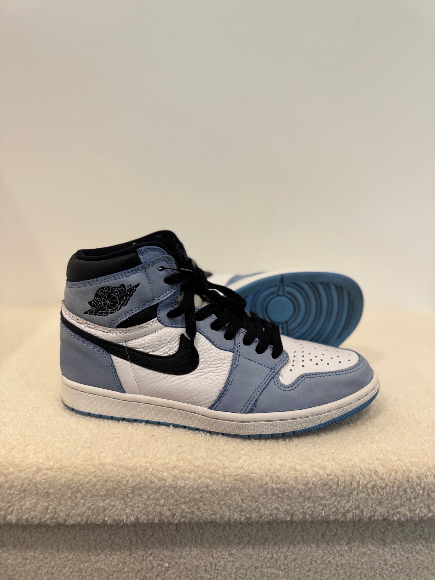 Air Jordan 1 Retro High OG University Blue (42.5)