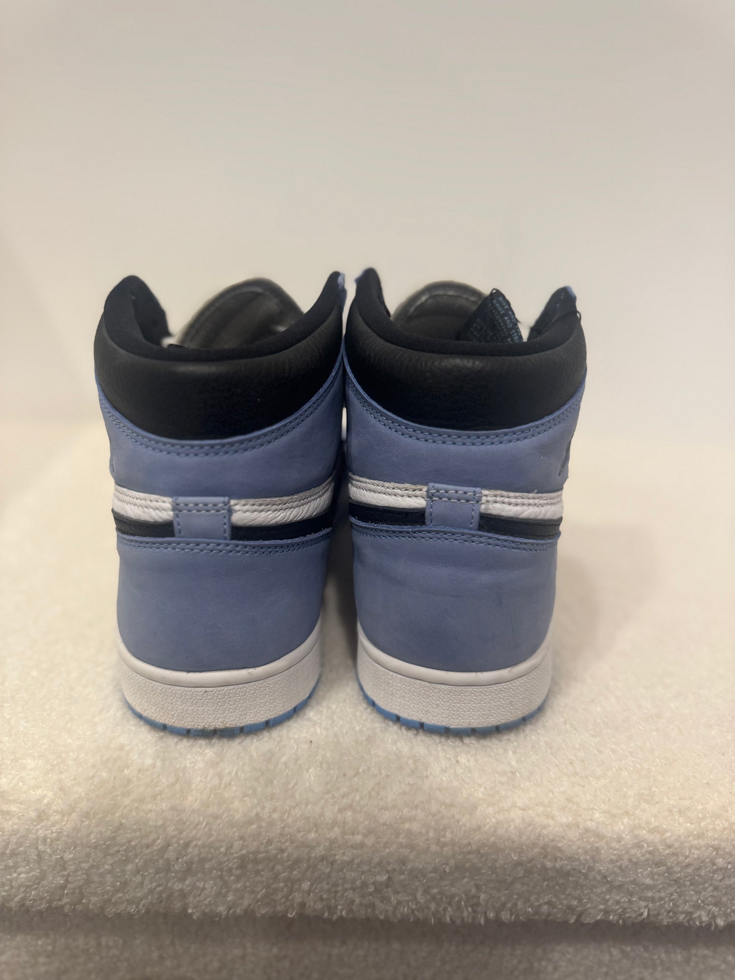 Air Jordan 1 Retro High OG University Blue (44 EU)