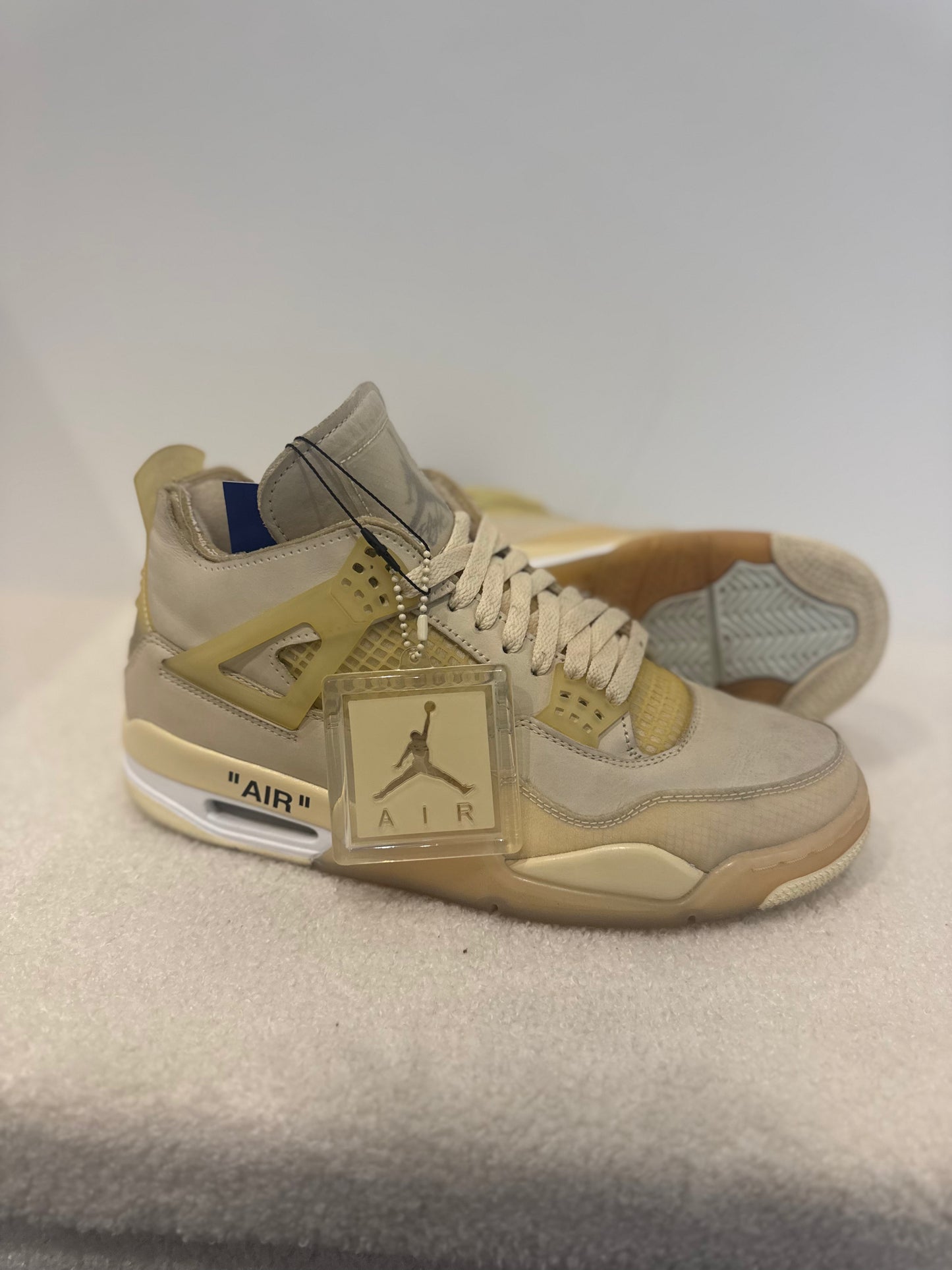 Air Jordan 4 x Off-White "Sail" (43 EU)
