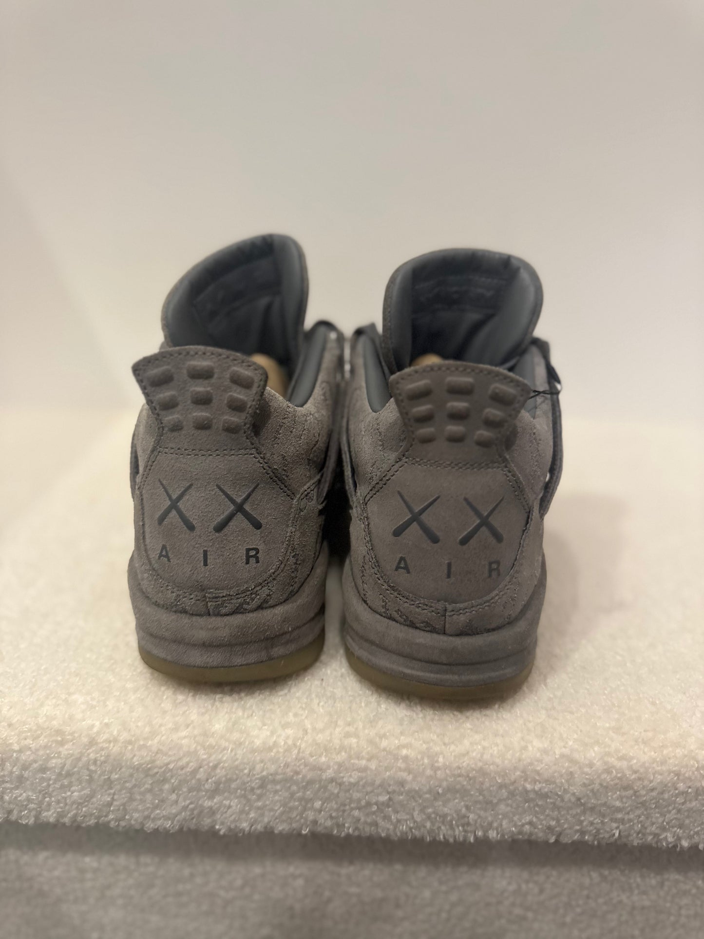 Air Jordan 4 Retro KAWS Cool Grey (43 EU)