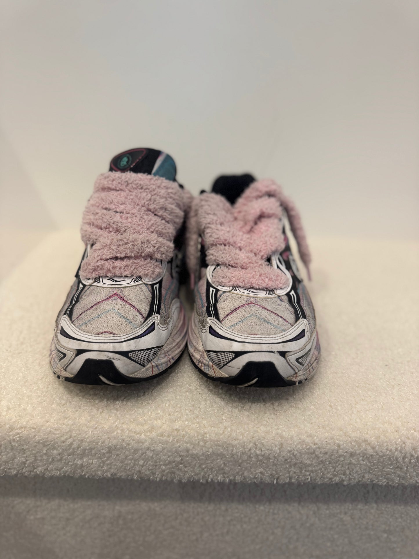 Saucony ProGrid Omni 9 White Multi (44)