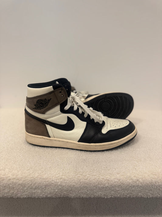 Air Jordan 1 Retro High OG Dark Mocha (44)
