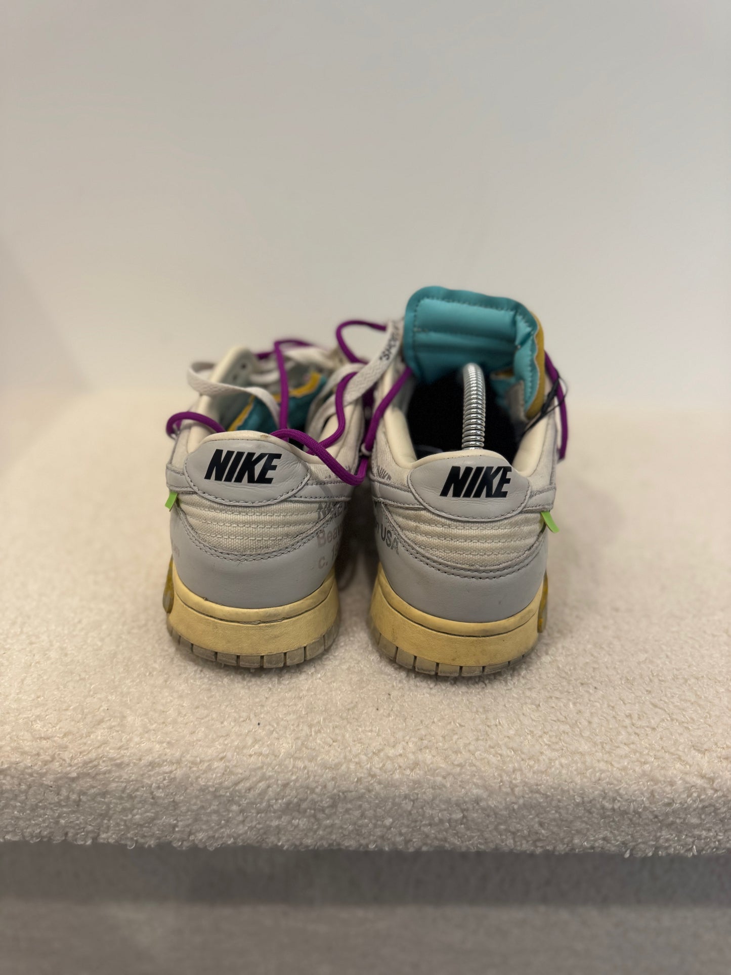 Off-White x Nike Dunk Low Lot 21 of 50 (42)
