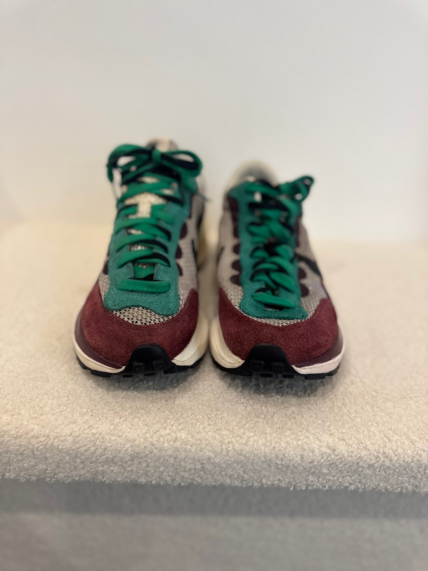 Nike x Sacai VaporWaffle Villain Red Neptune Green (44)