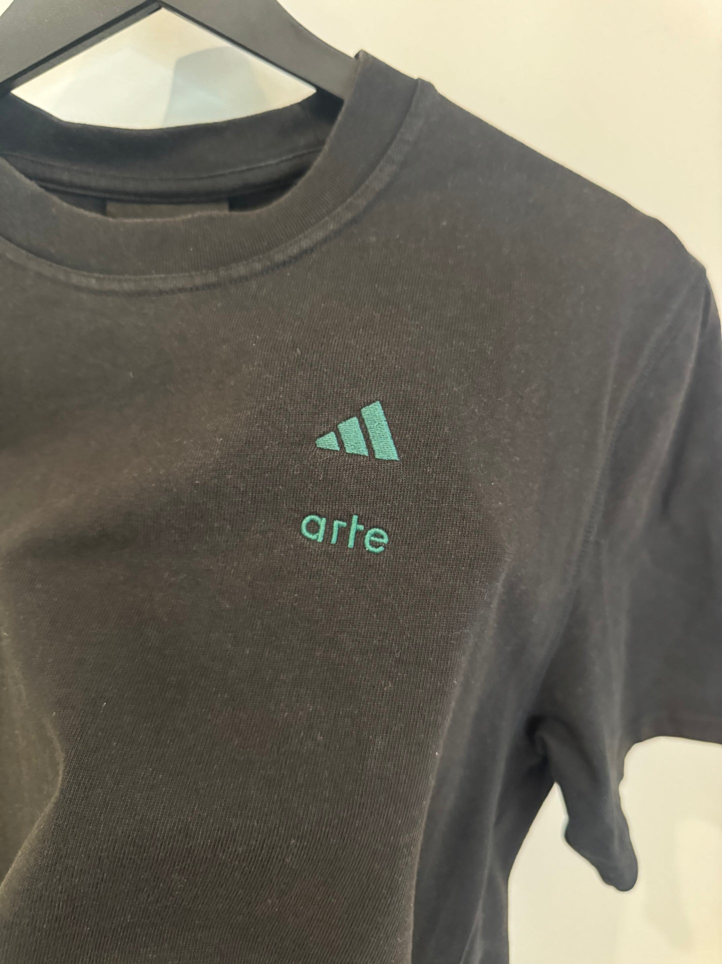 Arte x Adidas T-Shirt Black x CAN (S)