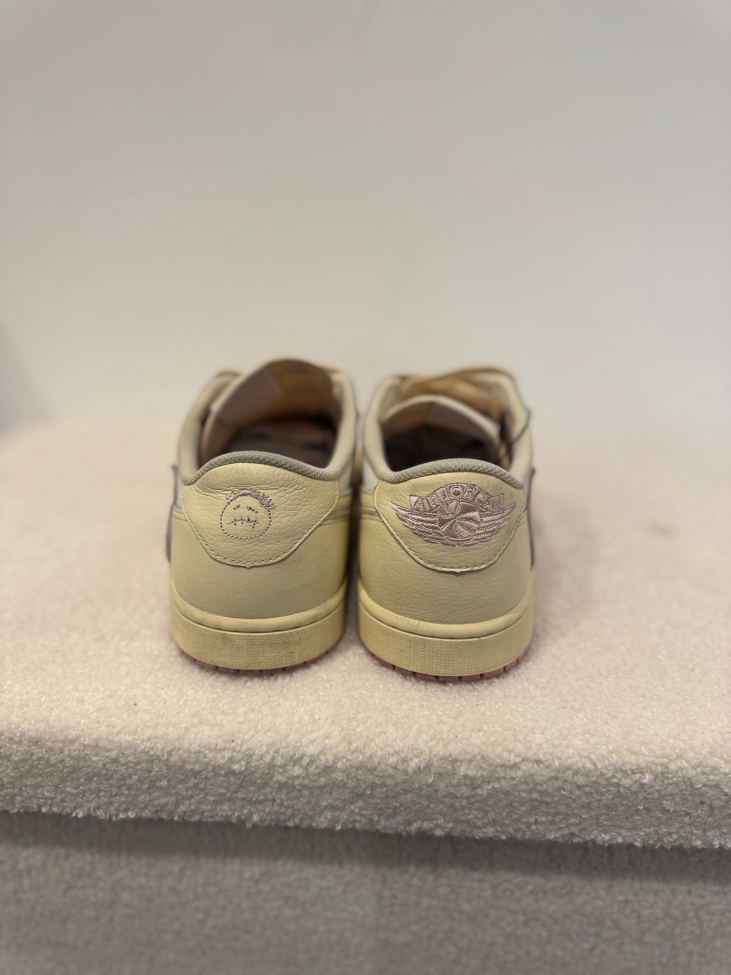 Travis Scott x Air Jordan 1 Low OG “Muslin and Shy Pink” (45)