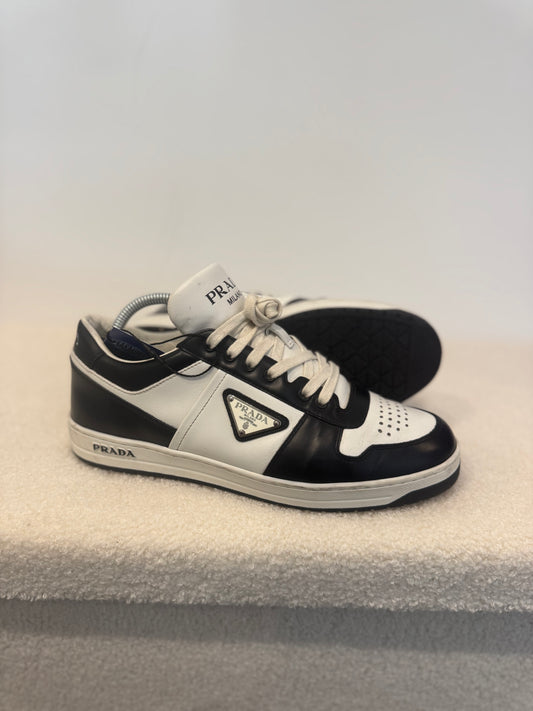 Prada Downtown Leather Sneakers Black/White (41)