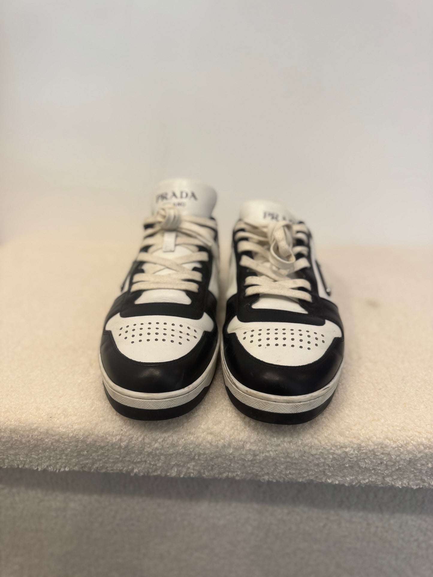 Prada Downtown Leather Sneakers Black/White (41)