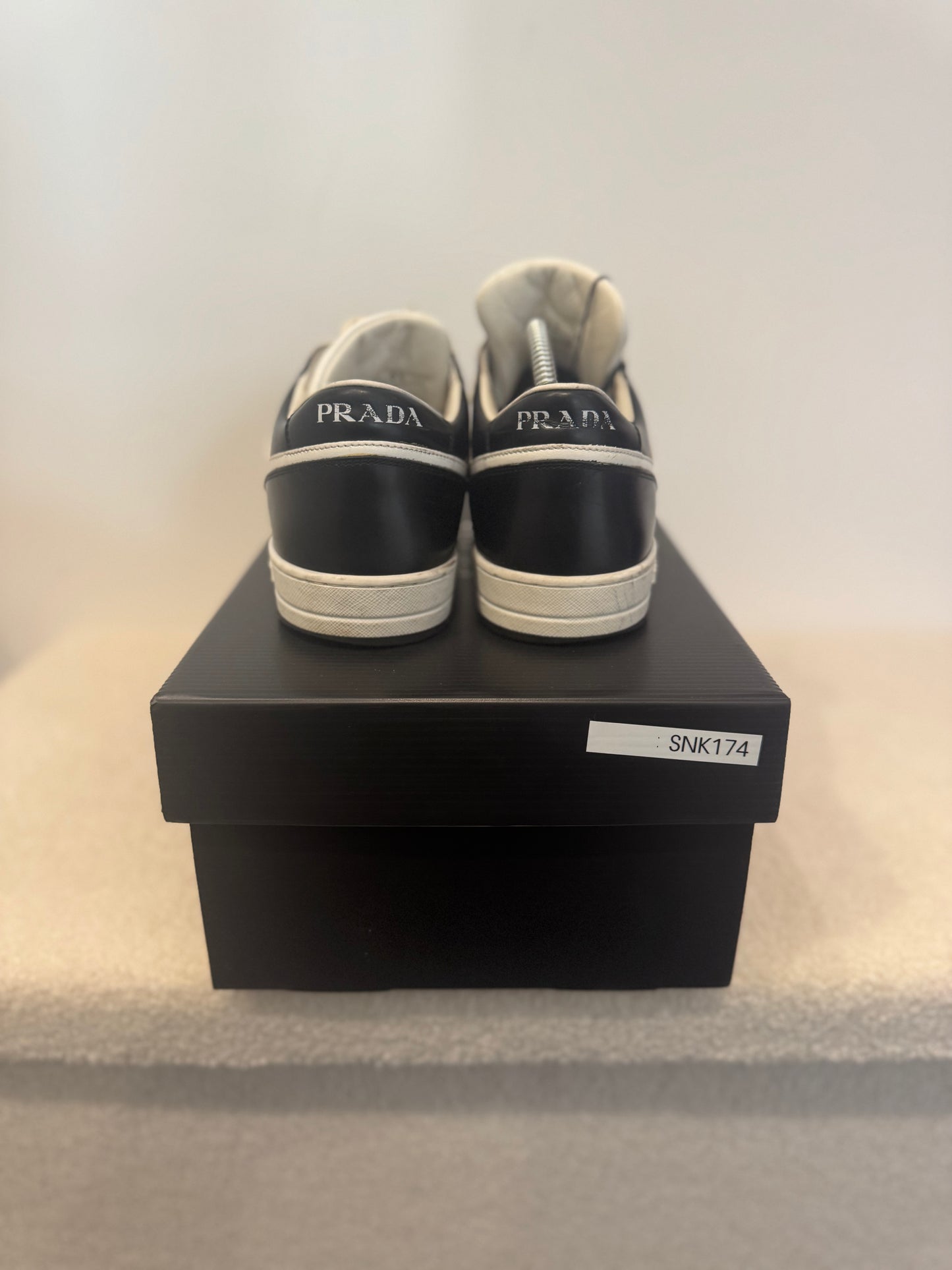 Prada Downtown Leather Sneakers Black/White (41)