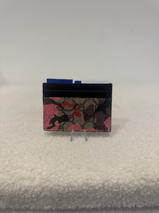 Gucci GG Supreme Camo Card Holder – Pink