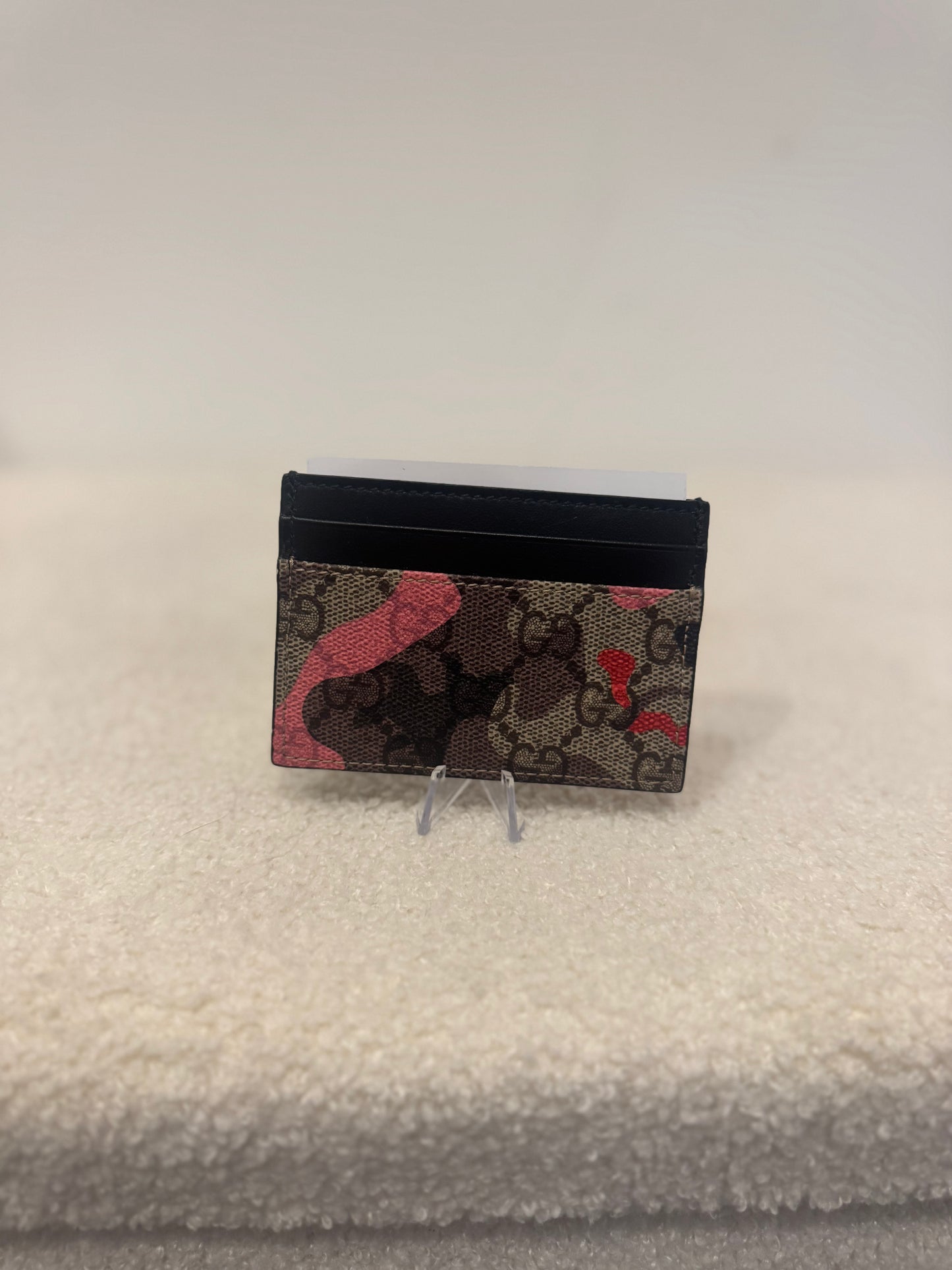 Gucci GG Supreme Camo Card Holder – Pink