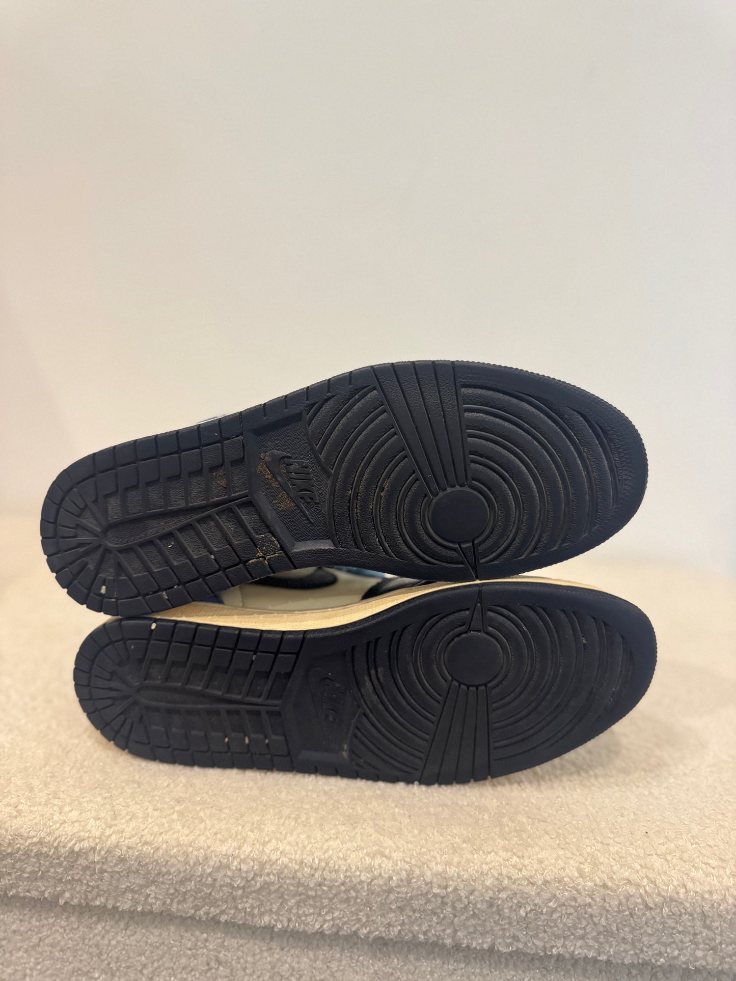 Air Jordan 1 Retro High OG « Obsidian » (43)