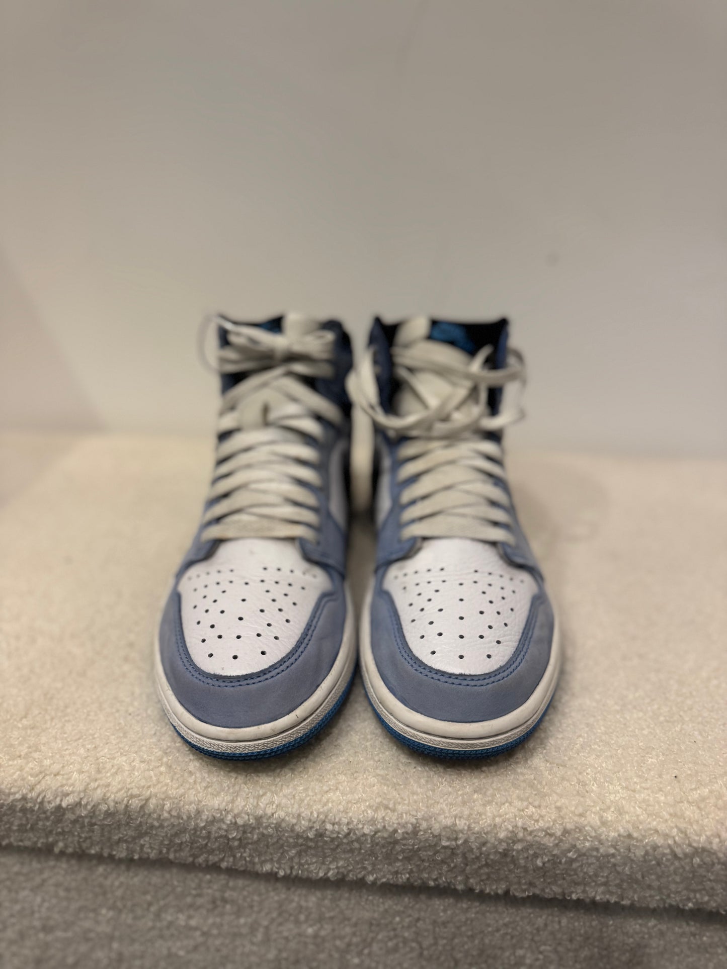 Air Jordan 1 Retro High OG « University Blue » (43)