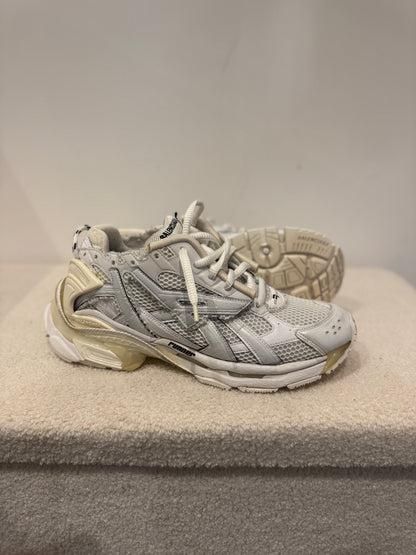 Balenciaga Runner White (42)