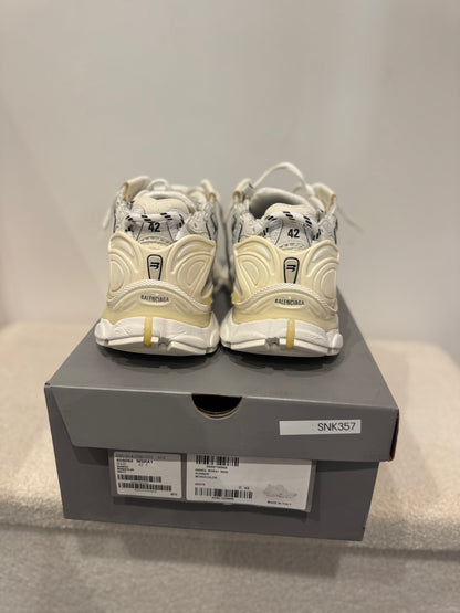 Balenciaga Runner White (42)