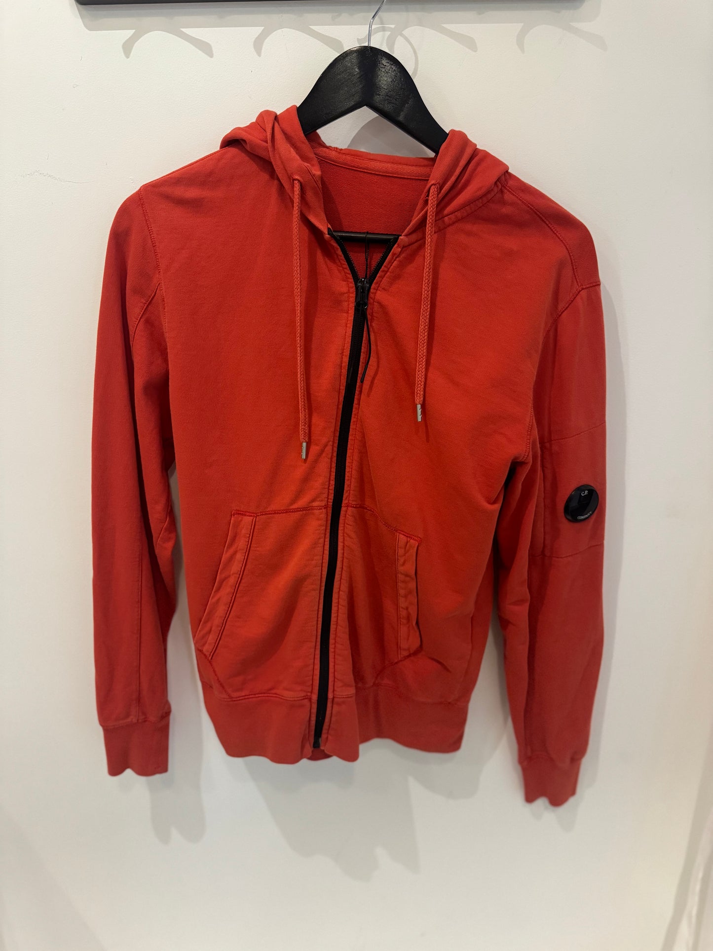 C.P. Company Hoodie Zippé Lens Rouge (S)