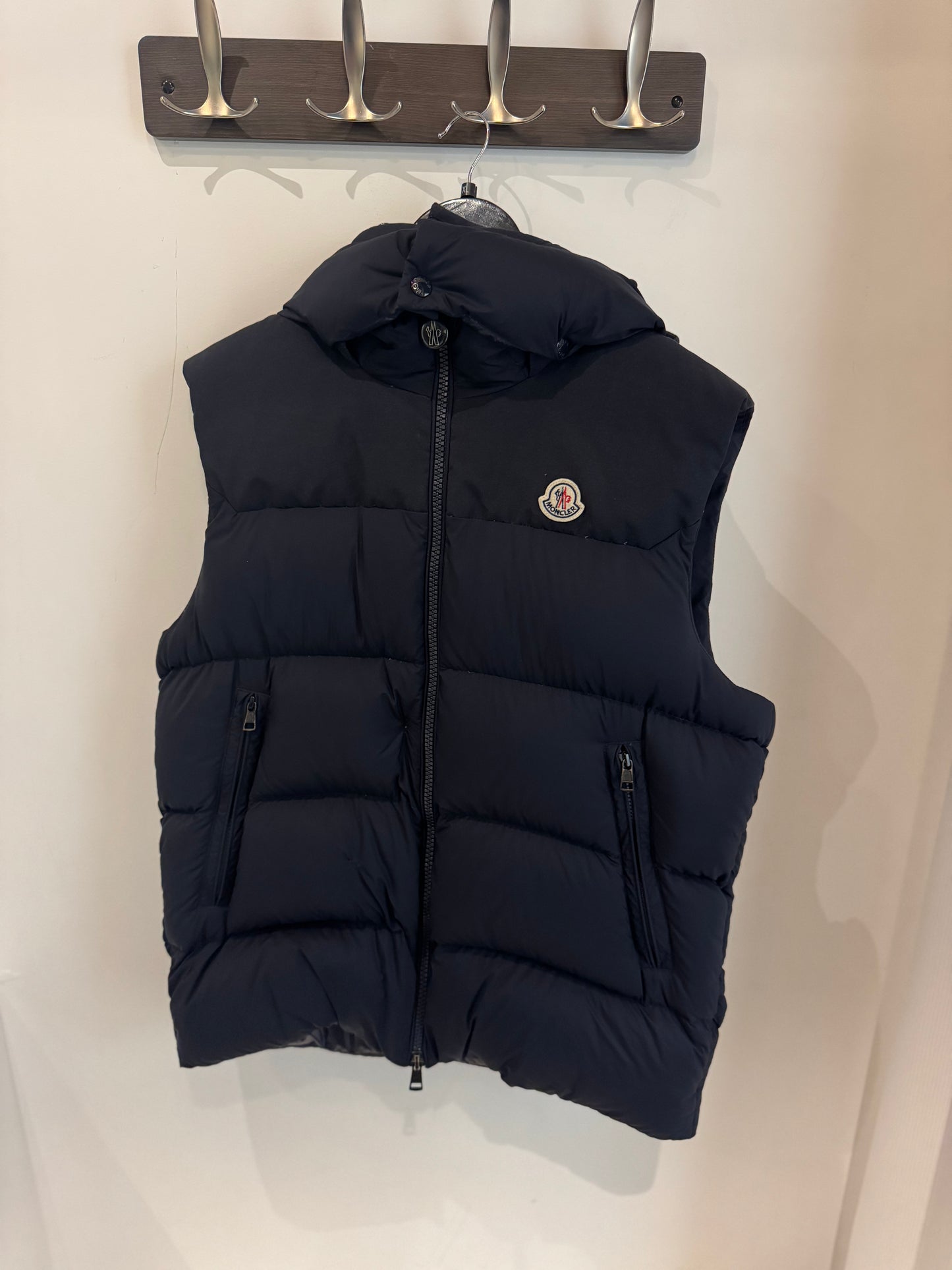 Moncler Doudoune sans manches à capuche – Bleu marine (XL)